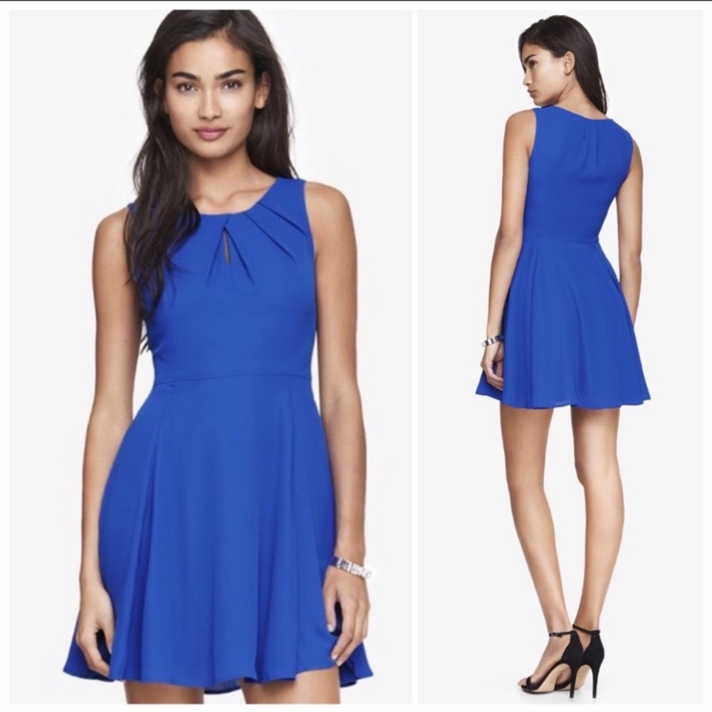 ✨NEW✨ Express Pleated Keyhole Fit & Flare Dress
